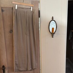 H&M Men's Wide-Leg Joggers in Taupe